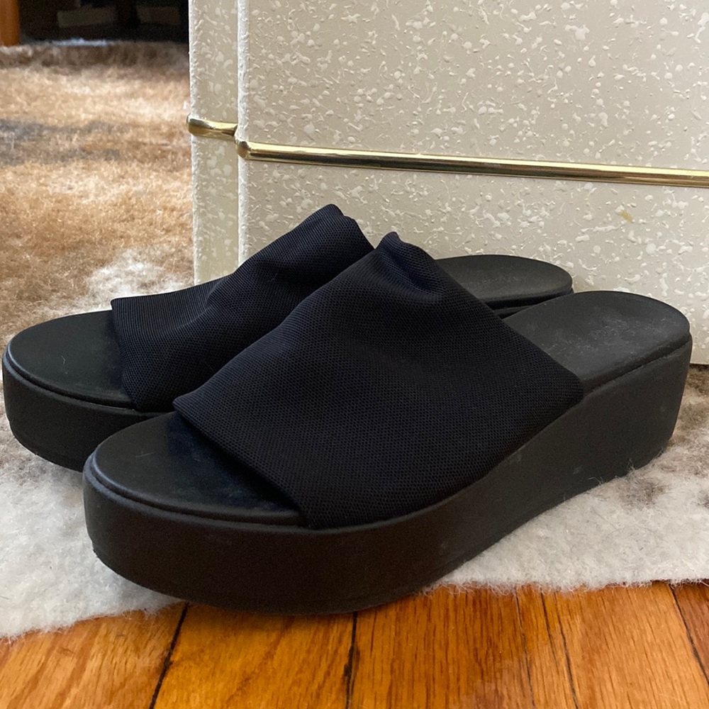 Steve Madden platform slides